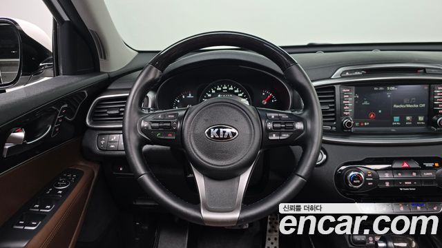 Kia Sorento 2016 — photo 18