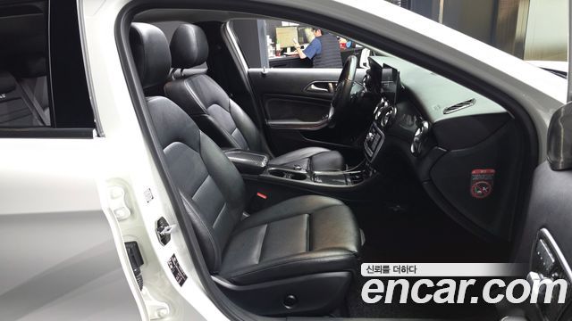 Mercedes-Benz GLA-Class 2016 — photo 17