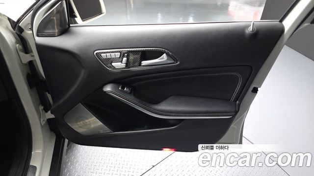Mercedes-Benz GLA-Class 2016 — photo 14
