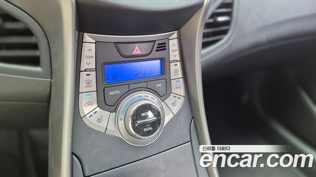 Hyundai AVANTE 2014 — photo 9