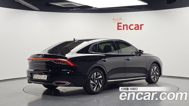 Hyundai Grandeur 2023 — photo 2