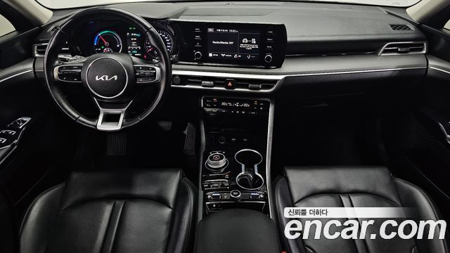 Kia K5 2023 — photo 10