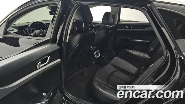 Kia K5 2023 — photo 18