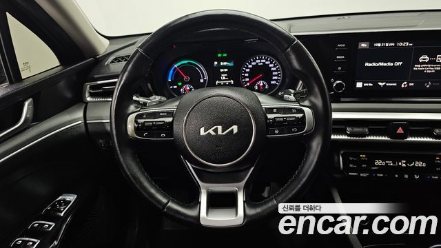 Kia K5 2023 — photo 19