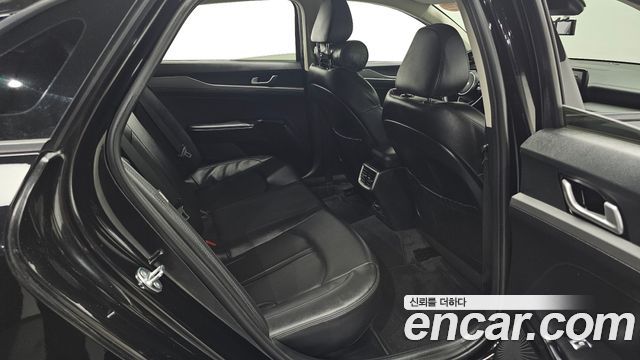Kia K5 2023 — photo 16