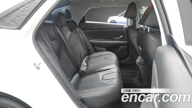 Hyundai AVANTE 2024 — photo 11