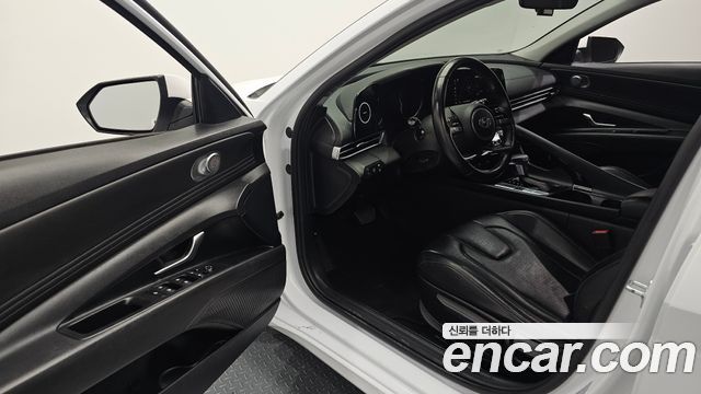 Hyundai AVANTE 2021 — photo 17