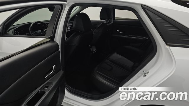 Hyundai AVANTE 2021 — photo 18