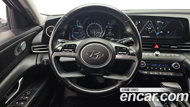 Hyundai AVANTE 2021 — photo 19