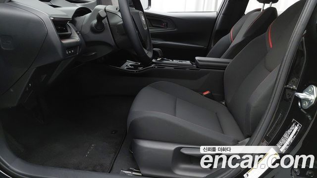 Toyota Prius 2024 — photo 10