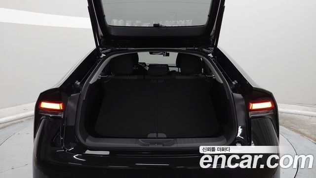 Toyota Prius 2024 — photo 17