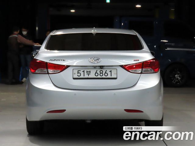 Hyundai AVANTE 2013 — photo 3