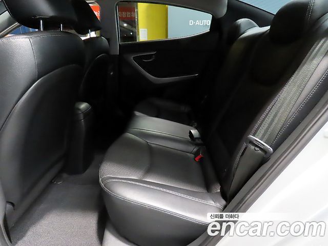 Hyundai AVANTE 2013 — photo 7