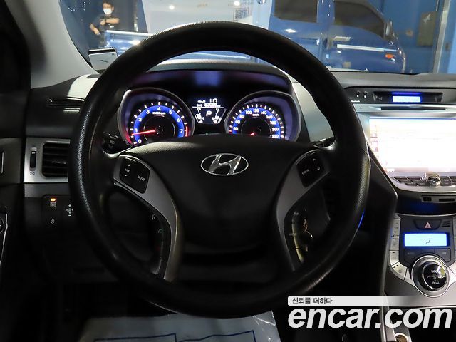 Hyundai AVANTE 2013 — photo 9