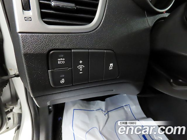 Hyundai AVANTE 2013 — photo 15