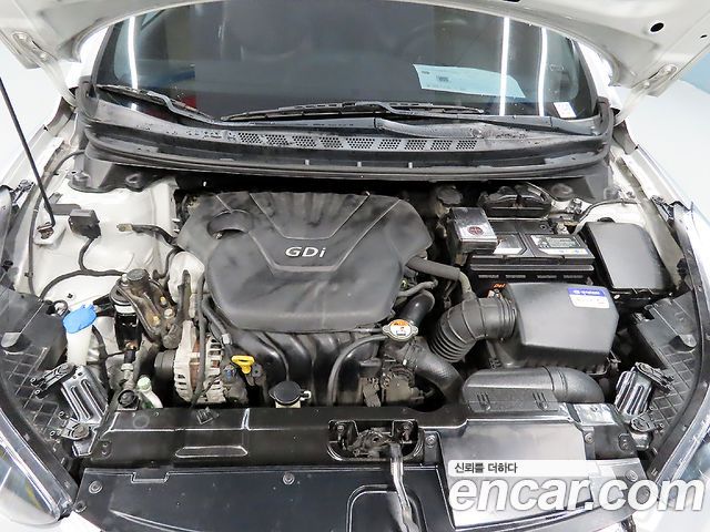 Hyundai AVANTE 2013 — photo 19