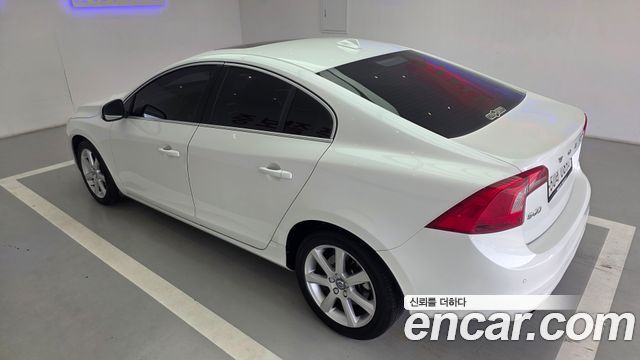 Volvo S60 2016 — photo 9