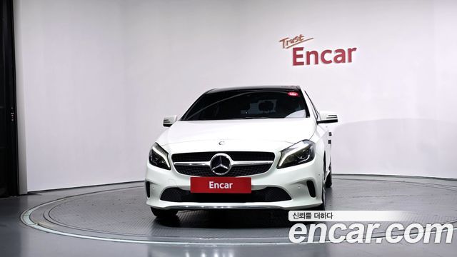 Mercedes-Benz A-Class 2017 — photo 3