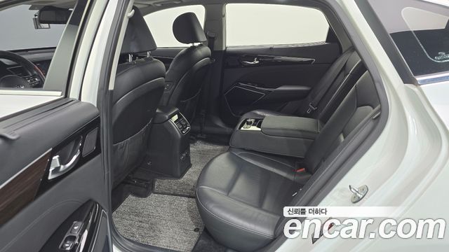 Kia K7 2019 — photo 17