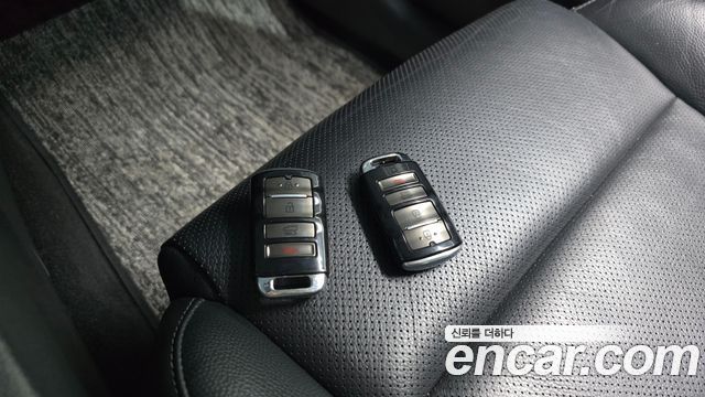 Kia K7 2019 — photo 21