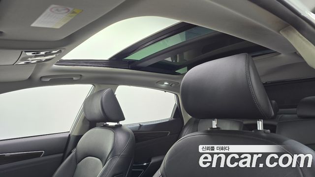 Kia K7 2019 — photo 23