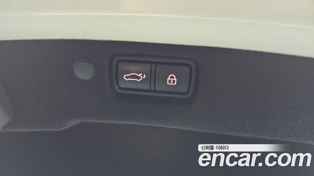 Kia K7 2019 — photo 24