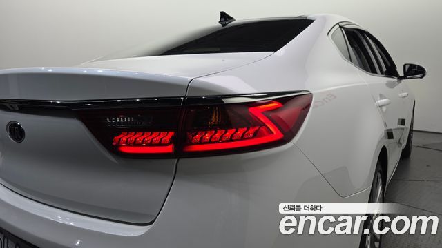 Kia K7 2019 — photo 9