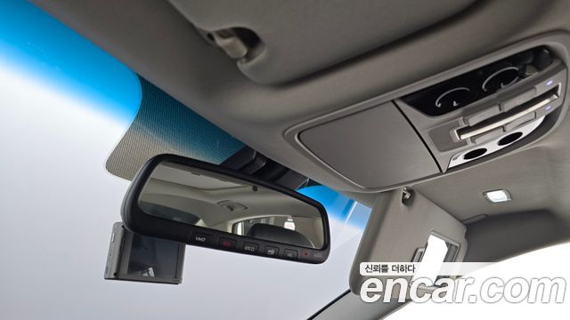 Kia K7 2019 — photo 29