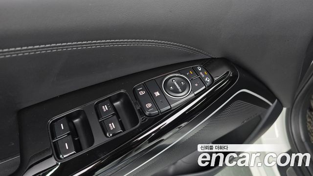 Kia K7 2019 — photo 35