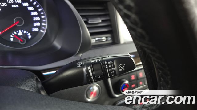 Kia K7 2019 — photo 37