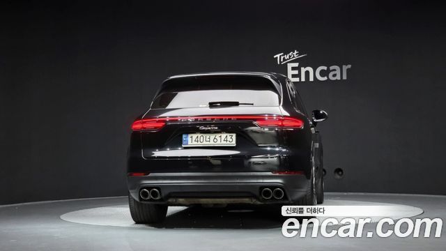 Porsche Cayenne 2023 — photo 4