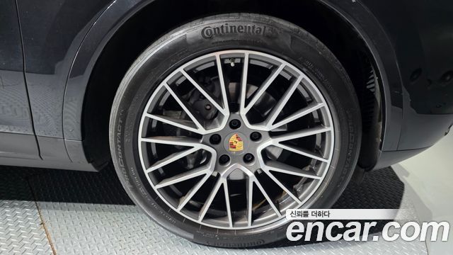 Porsche Cayenne 2023 — photo 5