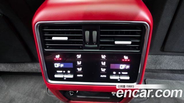 Porsche Cayenne 2023 — photo 19