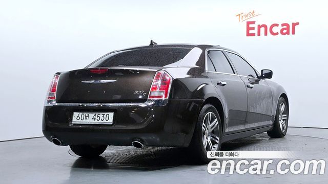 Chrysler 300C 2012 — photo 2