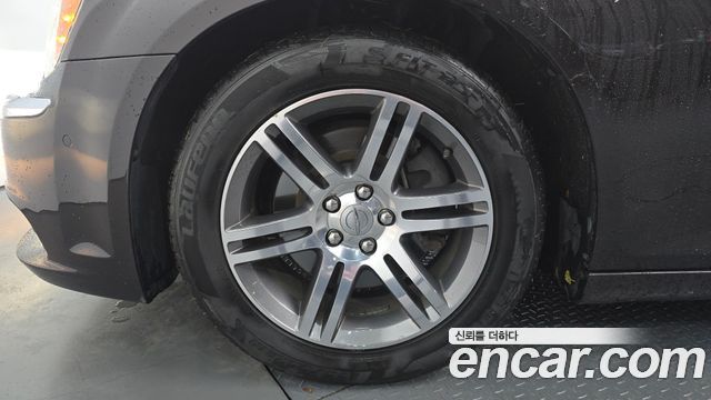 Chrysler 300C 2012 — photo 5