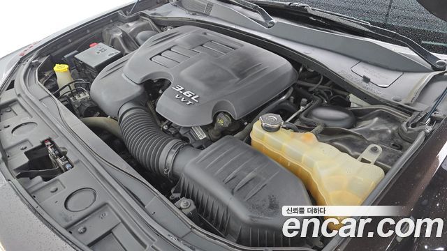 Chrysler 300C 2012 — photo 6