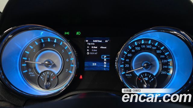 Chrysler 300C 2012 — photo 11