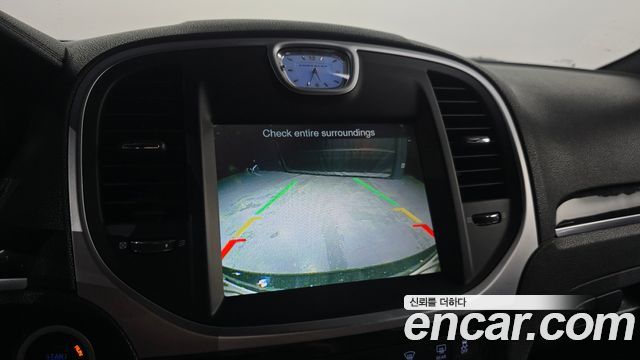 Chrysler 300C 2012 — photo 20