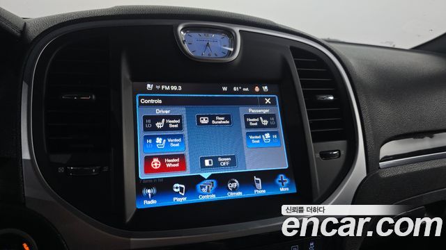 Chrysler 300C 2012 — photo 21