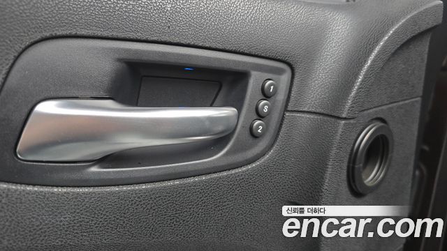 Chrysler 300C 2012 — photo 24