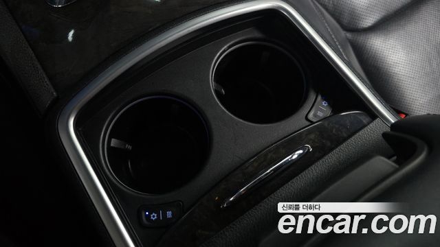 Chrysler 300C 2012 — photo 28