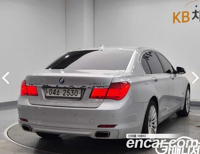 BMW 7-Series 2011 — photo 3