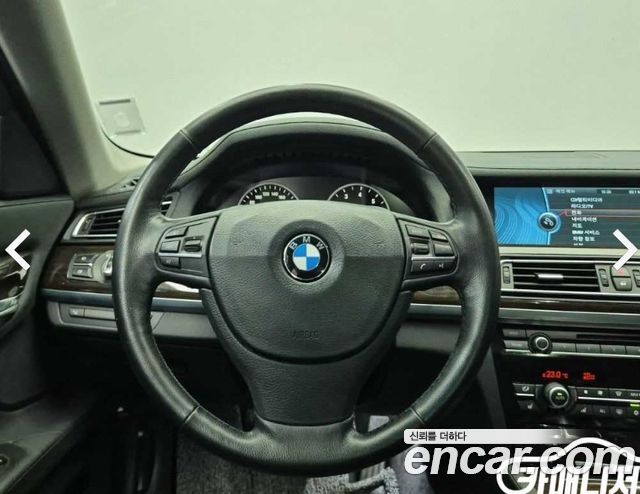 BMW 7-Series 2011 — photo 9