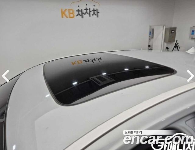 BMW 7-Series 2011 — photo 13