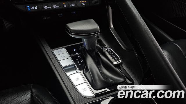Hyundai AVANTE 2021 — photo 12