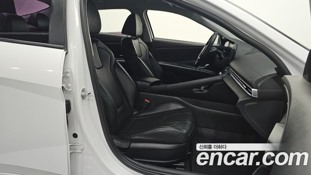 Hyundai AVANTE 2021 — photo 13