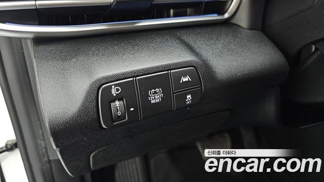 Hyundai AVANTE 2021 — photo 24