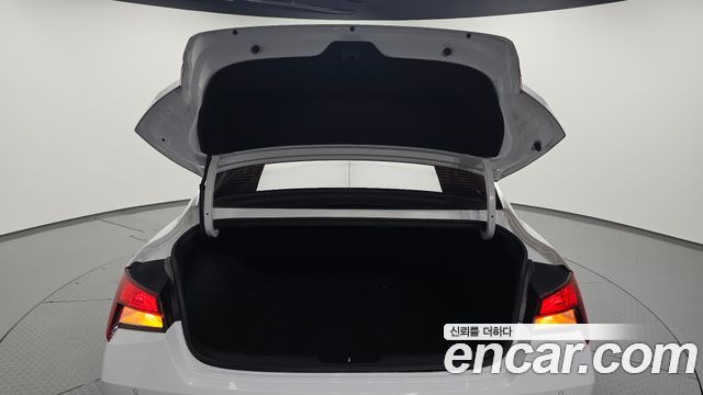 Hyundai AVANTE 2021 — photo 26