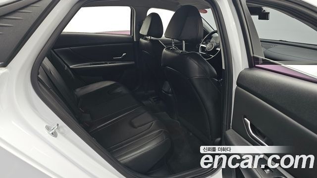Hyundai AVANTE 2021 — photo 16