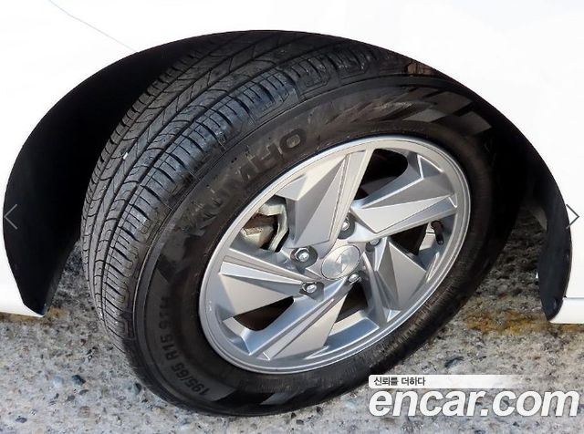 Hyundai AVANTE 2024 — photo 18